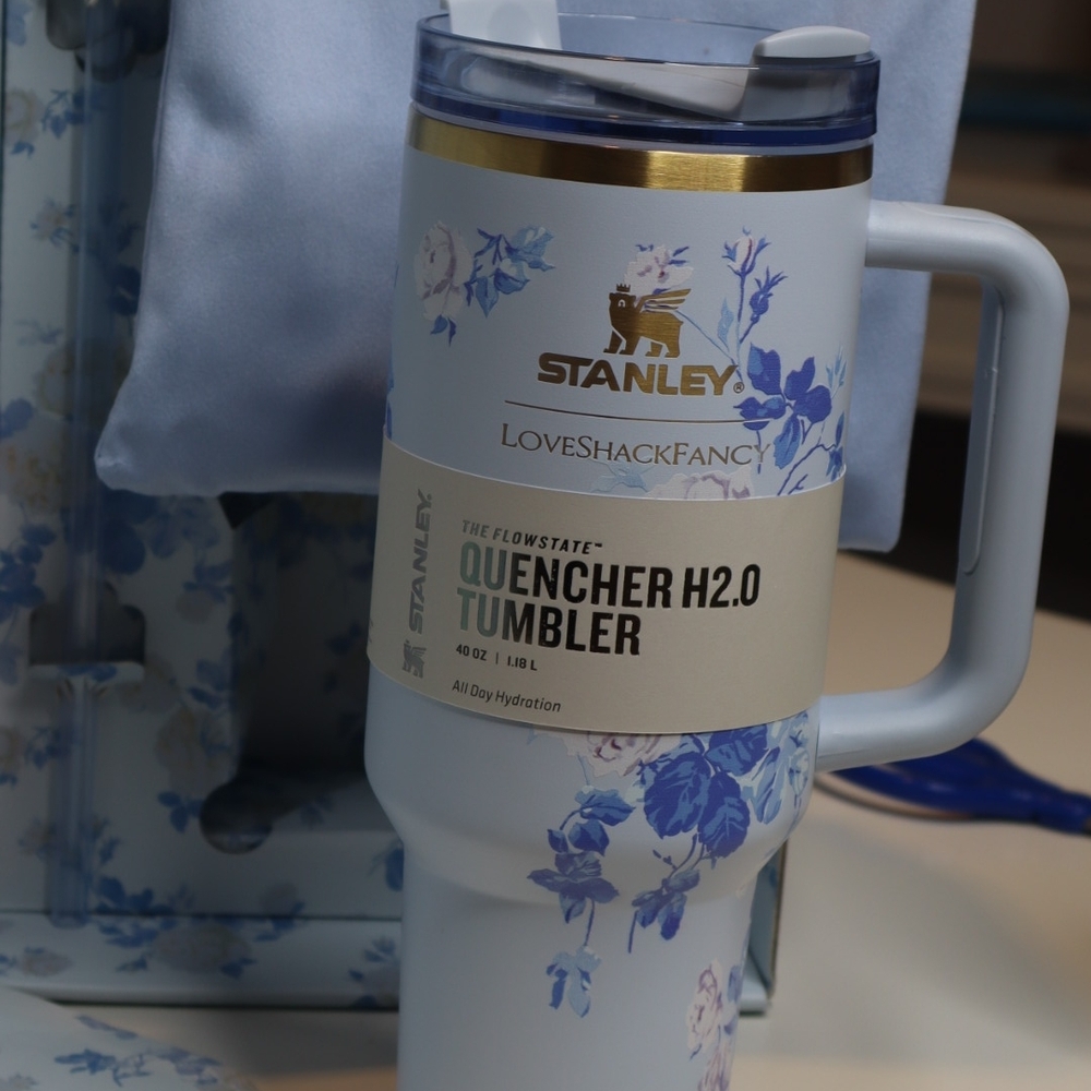 Stanley Quencher H2.0 Tumbler with Blue Floral Accents